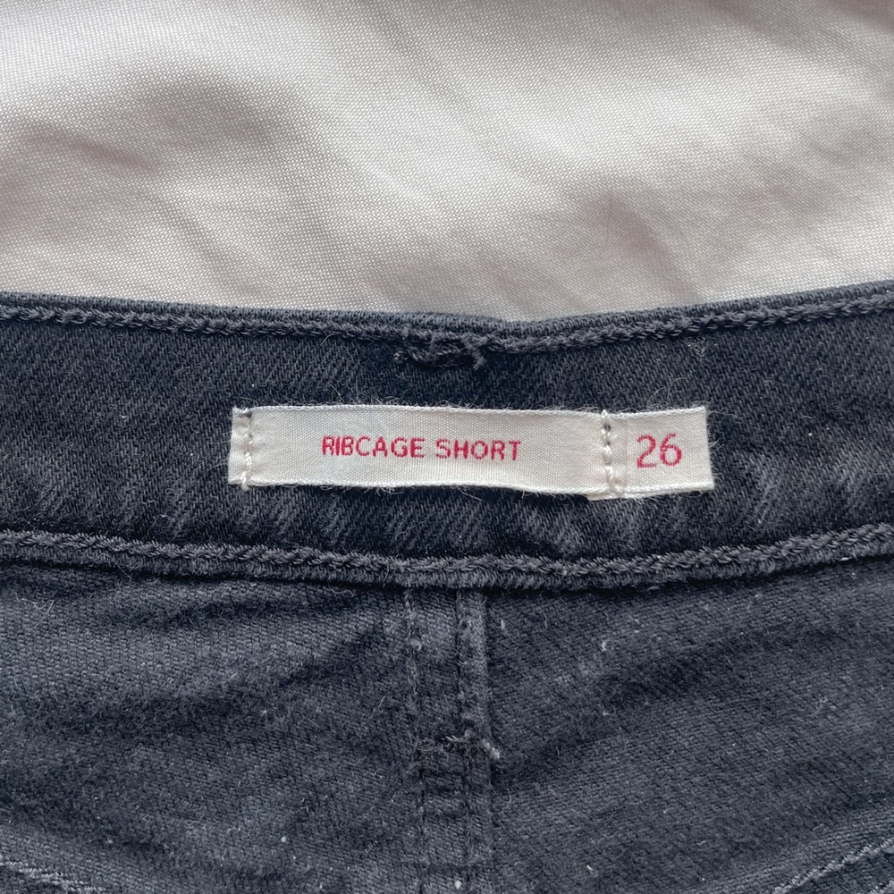Levi’s | Ribcage Shorts - Picture 4 of 6